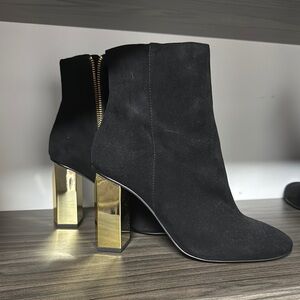 Chic Black Ankle Boots with Gold Heels
